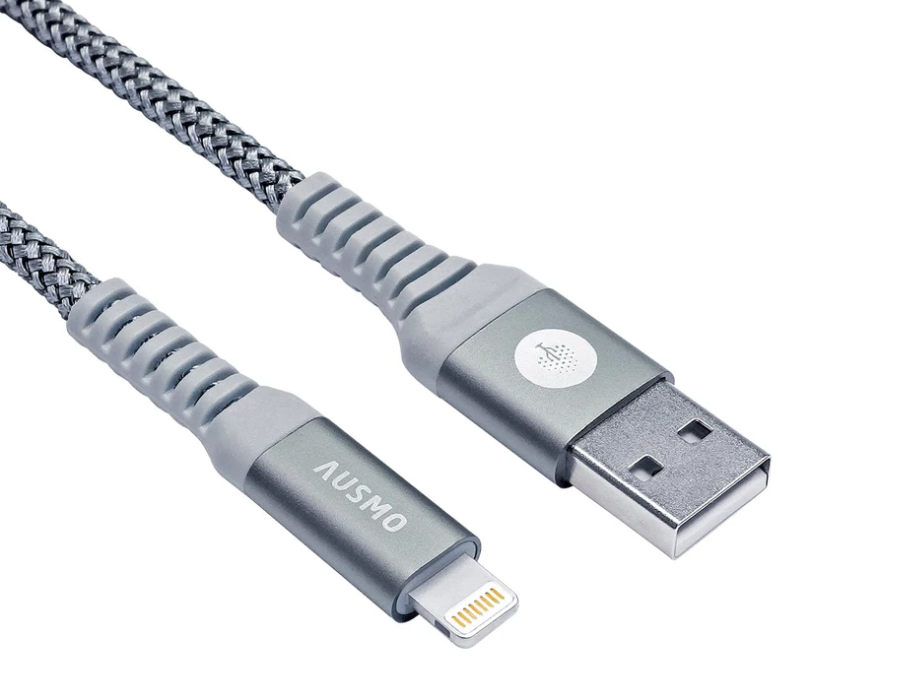 Ausmo's lightning cable